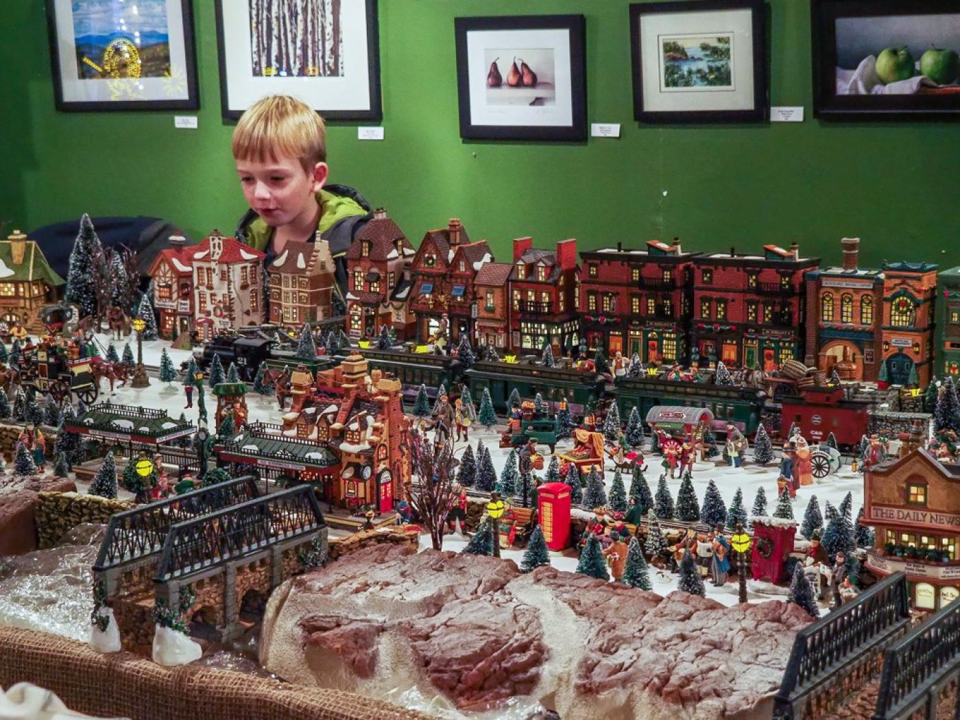 2024 Gaylordsville Columbus Day Weekend Arts and Fine Crafts Show